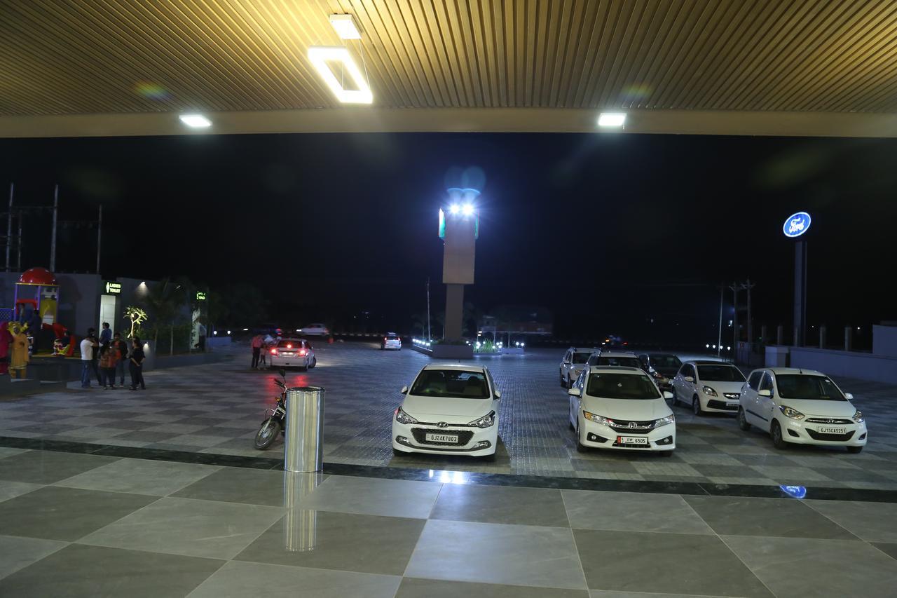 Bharuch Hotel Novus المظهر الخارجي الصورة