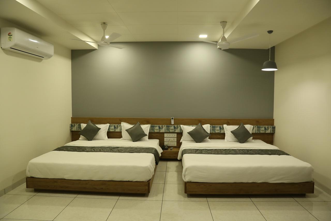 Bharuch Hotel Novus المظهر الخارجي الصورة